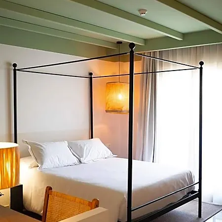 By Jova Hotel